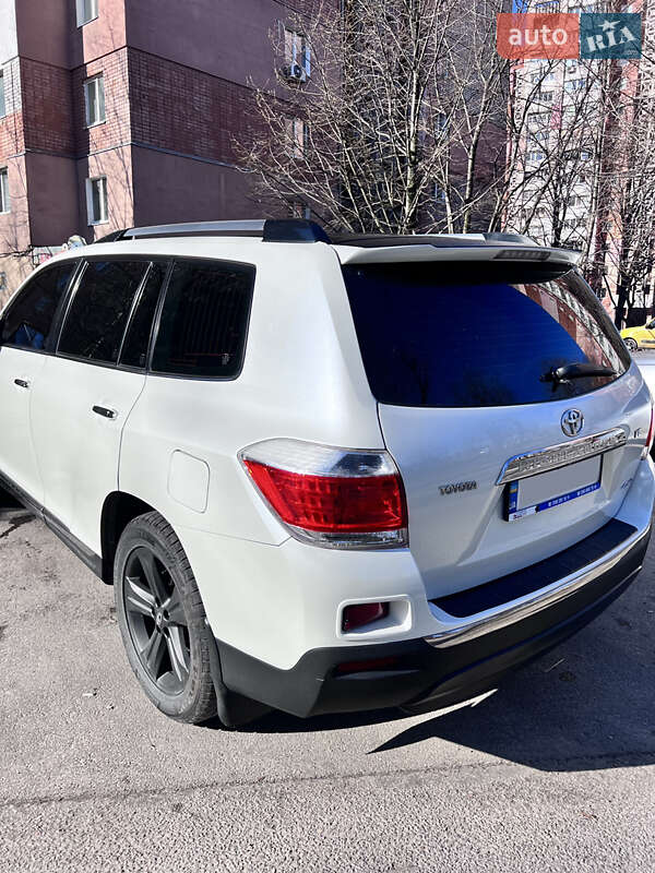 Внедорожник / Кроссовер Toyota Highlander 2013 в Днепре