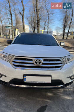 Позашляховик / Кросовер Toyota Highlander 2013 в Дніпрі