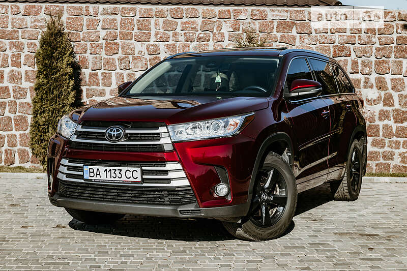 Внедорожник / Кроссовер Toyota Highlander 2018 в Кропивницком