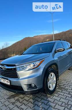 Позашляховик / Кросовер Toyota Highlander 2015 в 