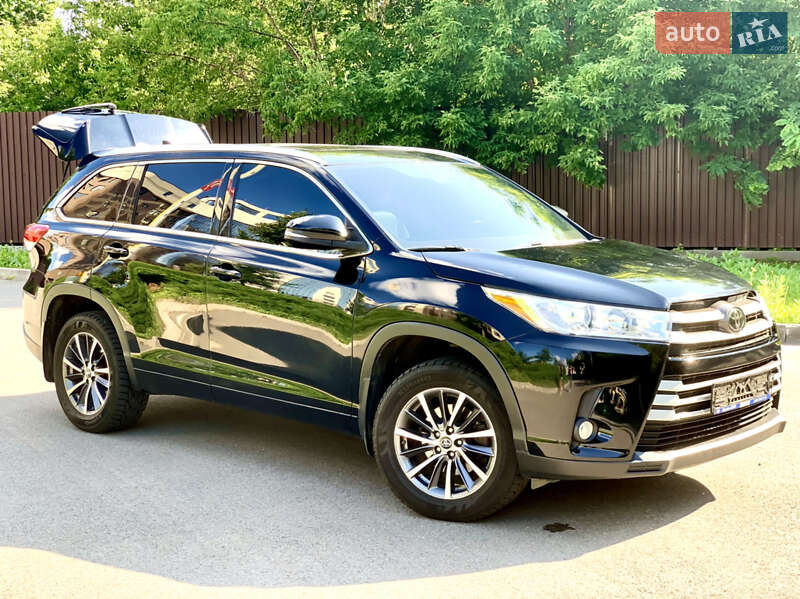 Позашляховик / Кросовер Toyota Highlander 2018 в Харкові