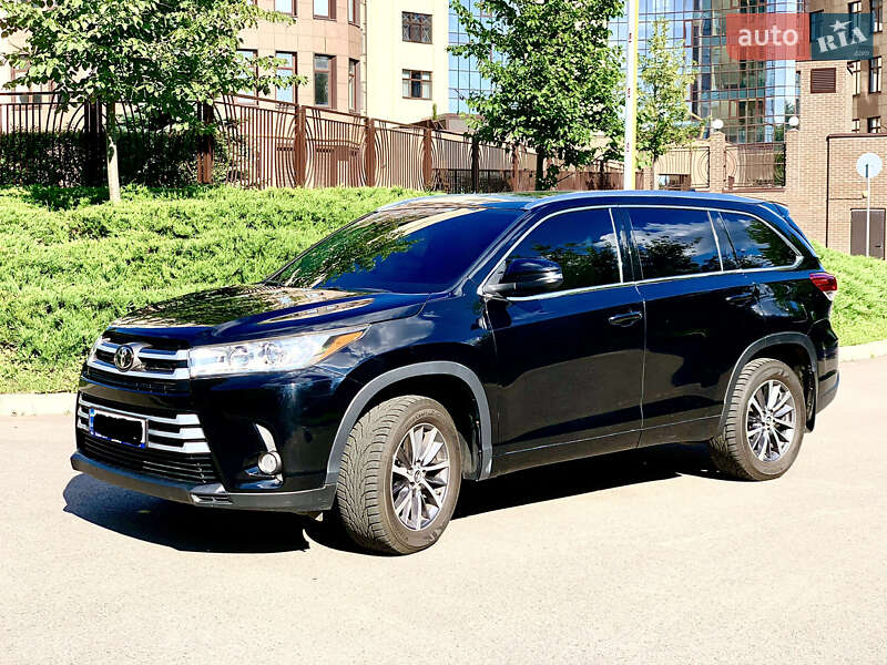Позашляховик / Кросовер Toyota Highlander 2018 в Харкові