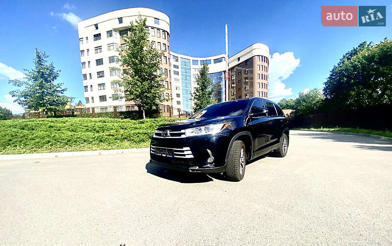 Позашляховик / Кросовер Toyota Highlander 2018 в Харкові