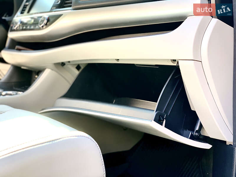 Позашляховик / Кросовер Toyota Highlander 2018 в Харкові