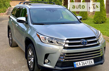 Позашляховик / Кросовер Toyota Highlander 2017 в Києві