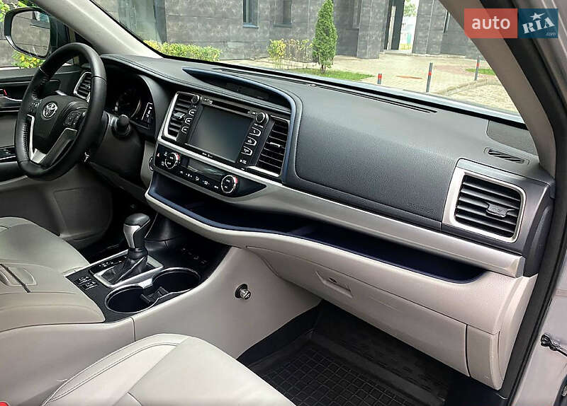 Внедорожник / Кроссовер Toyota Highlander 2014 в Львове фото 13 Внедорожник / Кроссовер Toyota Highlander 2014 в Львове
