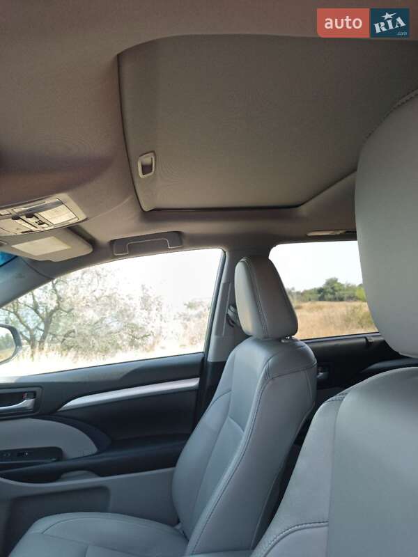 Позашляховик / Кросовер Toyota Highlander 2017 в Одесі