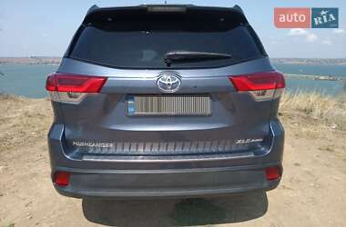 Позашляховик / Кросовер Toyota Highlander 2017 в Одесі