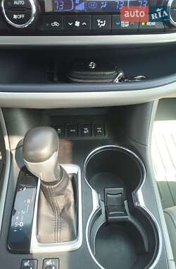 Позашляховик / Кросовер Toyota Highlander 2017 в Одесі