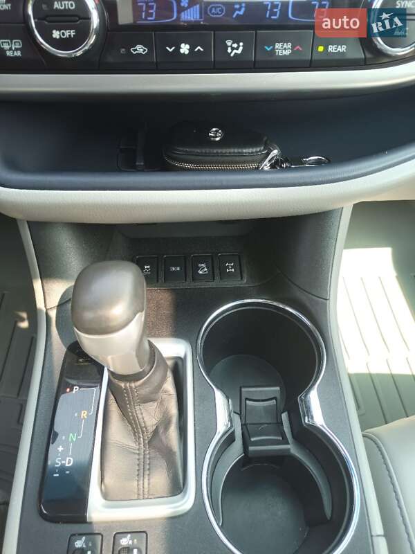 Позашляховик / Кросовер Toyota Highlander 2017 в Одесі