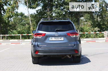 Внедорожник / Кроссовер Toyota Highlander 2017 в 