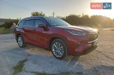 Позашляховик / Кросовер Toyota Highlander 2021 в Подільську