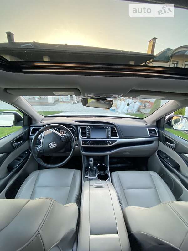 Позашляховик / Кросовер Toyota Highlander 2017 в Одесі