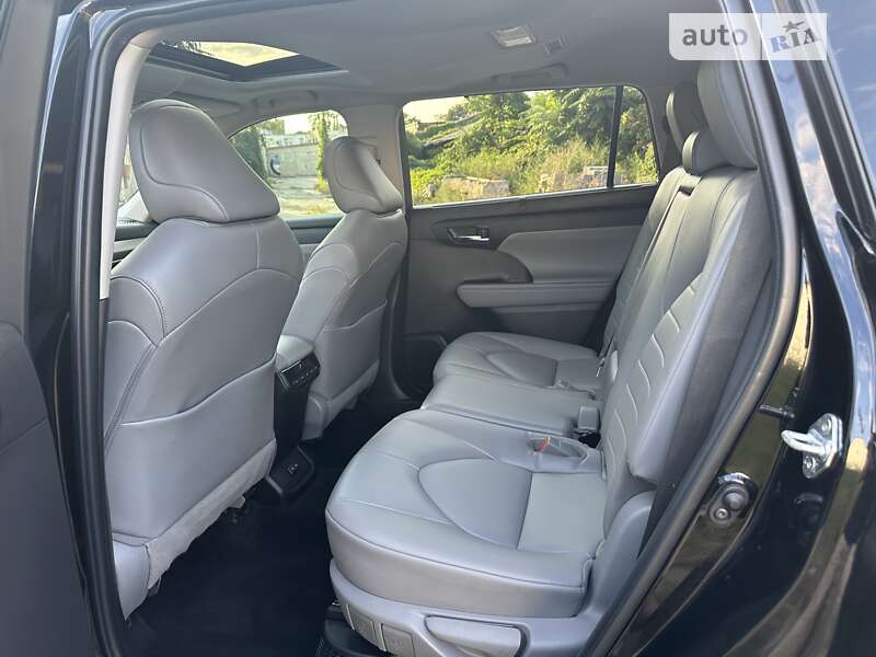 Внедорожник / Кроссовер Toyota Highlander 2022 в Одессе