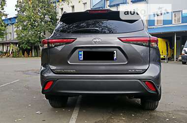 Позашляховик / Кросовер Toyota Highlander 2023 в 