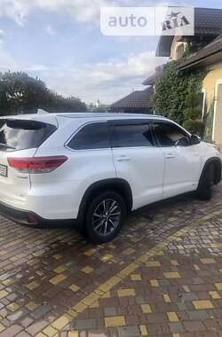 Внедорожник / Кроссовер Toyota Highlander 2018 в Житомире