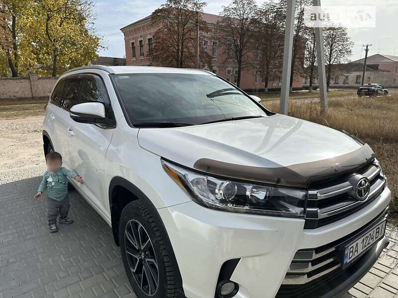 Внедорожник / Кроссовер Toyota Highlander 2019 в Бобринце