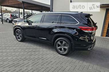 Внедорожник / Кроссовер Toyota Highlander 2018 в Коломые