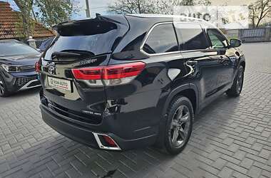 Внедорожник / Кроссовер Toyota Highlander 2018 в Коломые