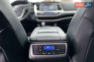 Позашляховик / Кросовер Toyota Highlander 2019 в 