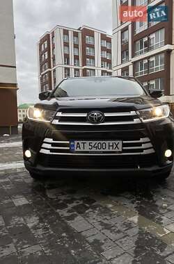 Внедорожник / Кроссовер Toyota Highlander 2019 в Ивано-Франковске