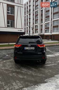 Внедорожник / Кроссовер Toyota Highlander 2019 в Ивано-Франковске