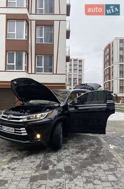 Внедорожник / Кроссовер Toyota Highlander 2019 в Ивано-Франковске