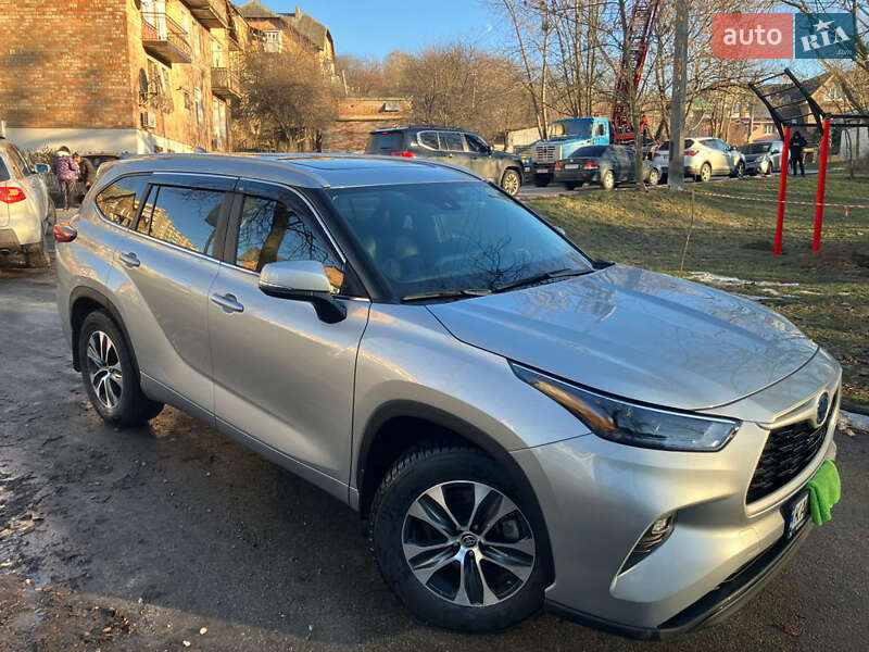 Позашляховик / Кросовер Toyota Highlander 2022 в Києві