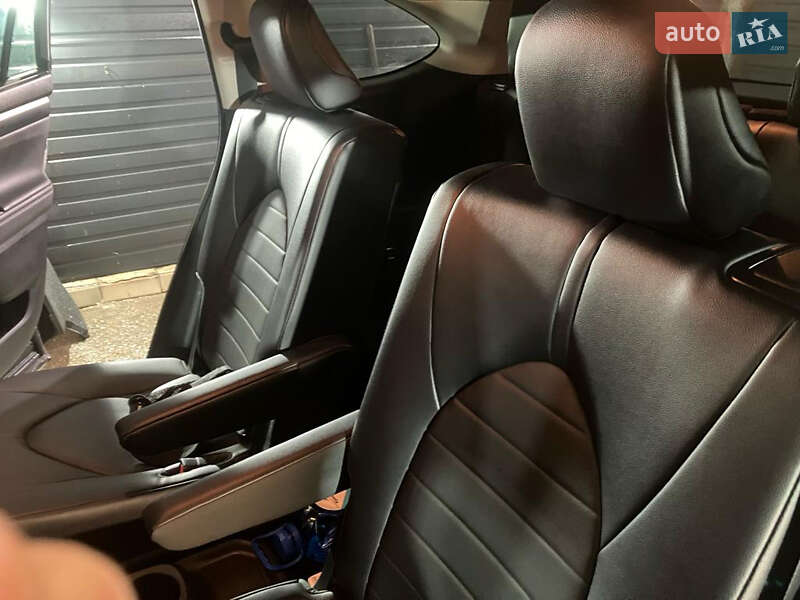 Позашляховик / Кросовер Toyota Highlander 2022 в Києві