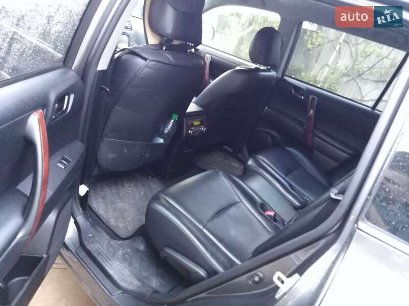 Позашляховик / Кросовер Toyota Highlander 2011 в Носівці