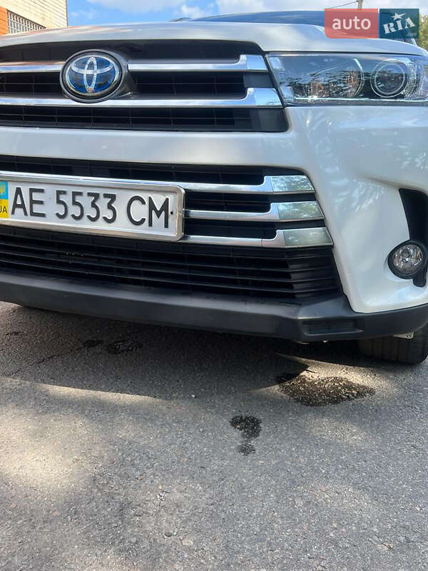 Внедорожник / Кроссовер Toyota Highlander 2017 в Днепре
