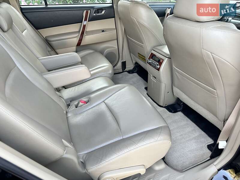 Позашляховик / Кросовер Toyota Highlander 2010 в Києві