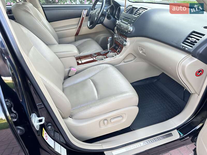 Позашляховик / Кросовер Toyota Highlander 2010 в Києві
