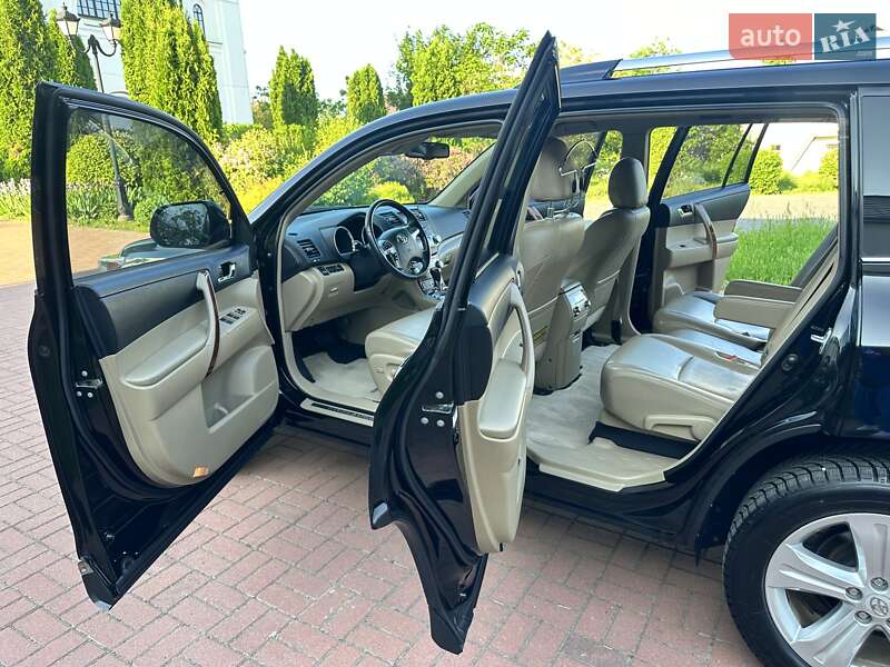 Позашляховик / Кросовер Toyota Highlander 2010 в Києві