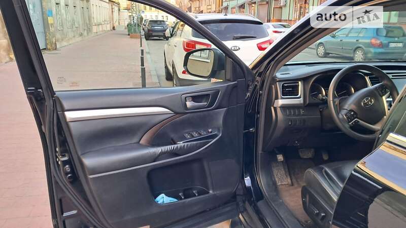 Внедорожник / Кроссовер Toyota Highlander 2015 в Одессе