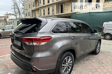 Внедорожник / Кроссовер Toyota Highlander 2019 в Киеве