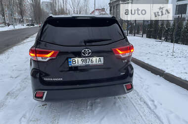 Внедорожник / Кроссовер Toyota Highlander 2019 в Кременчуге