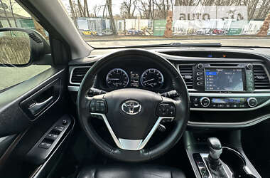 Внедорожник / Кроссовер Toyota Highlander 2018 в Днепре