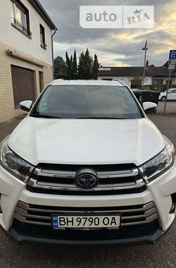 Внедорожник / Кроссовер Toyota Highlander 2019 в Одессе