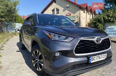 Внедорожник / Кроссовер Toyota Highlander 2020 в 