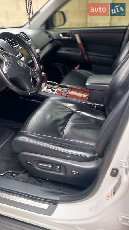 Внедорожник / Кроссовер Toyota Highlander 2013 в Одессе