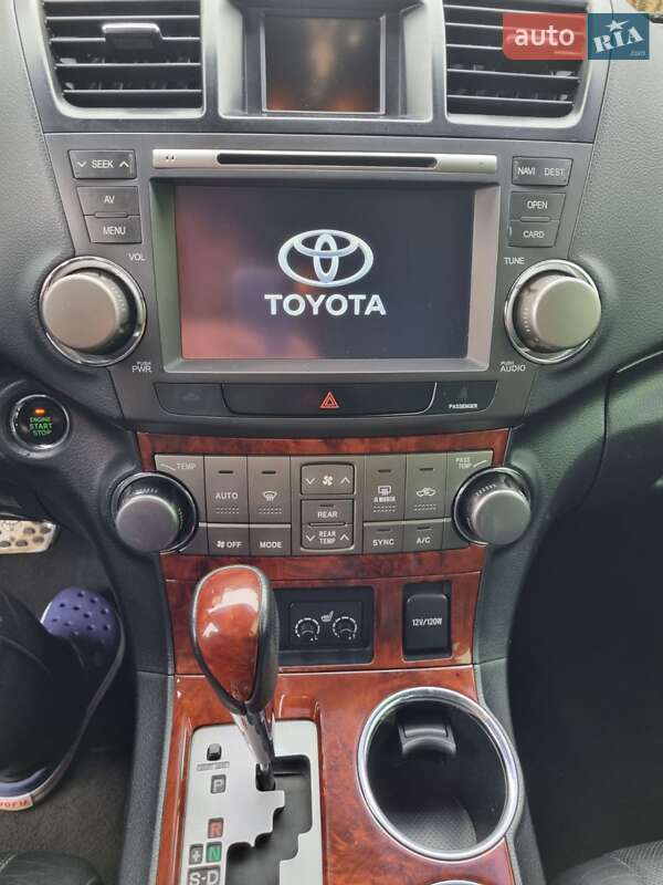 Внедорожник / Кроссовер Toyota Highlander 2013 в Одессе