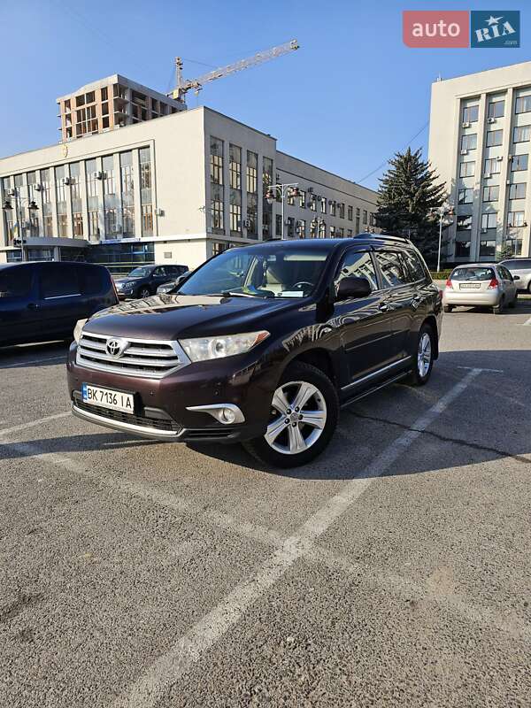 Позашляховик / Кросовер Toyota Highlander 2011 в Рівному