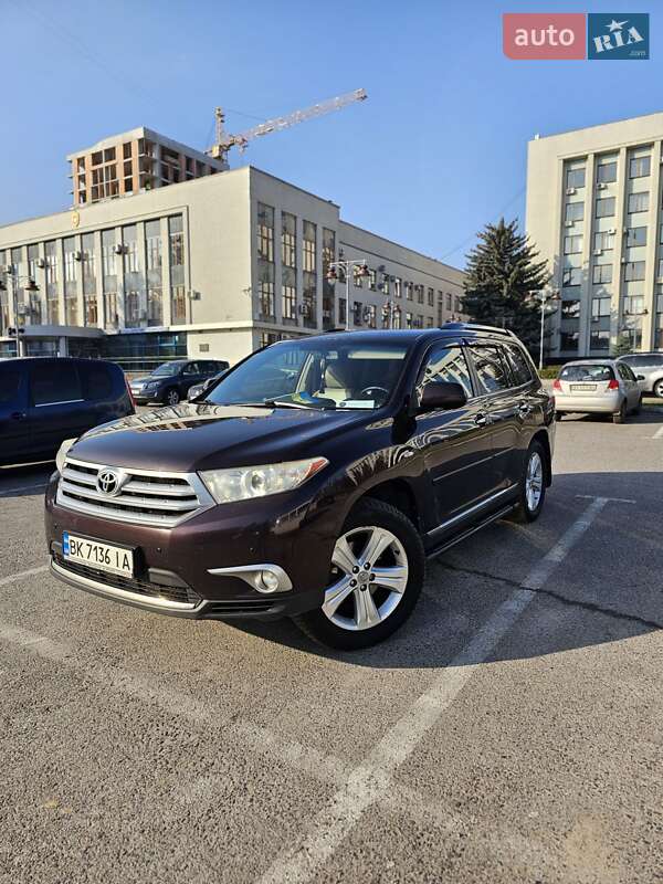 Позашляховик / Кросовер Toyota Highlander 2011 в Рівному