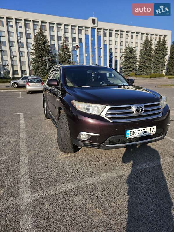 Позашляховик / Кросовер Toyota Highlander 2011 в Рівному