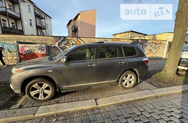 Позашляховик / Кросовер Toyota Highlander 2011 в Маріуполі