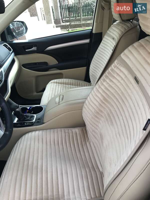 Внедорожник / Кроссовер Toyota Highlander 2018 в Тернополе