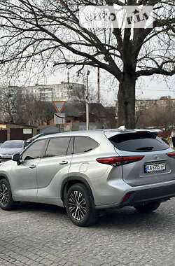 Внедорожник / Кроссовер Toyota Highlander 2021 в Киеве