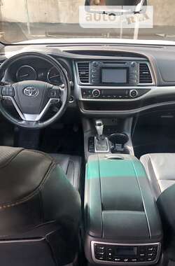 Позашляховик / Кросовер Toyota Highlander 2014 в Києві