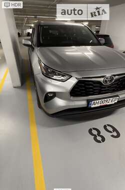 Позашляховик / Кросовер Toyota Highlander 2020 в Краматорську
